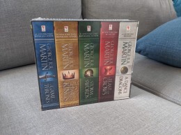 שיר של אש ושל קרח