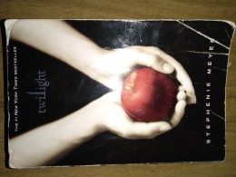 Twilight / Stephenie Meyer